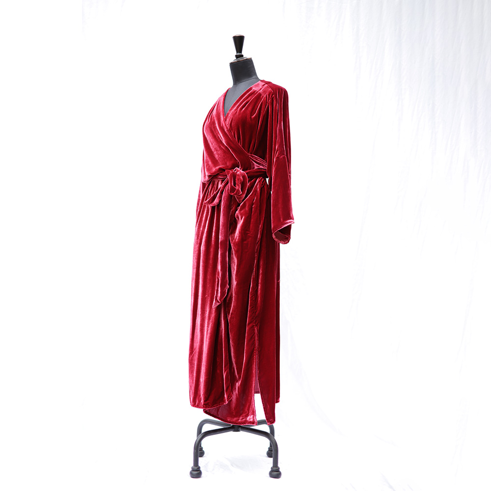 Robe Sylvereal en velours, ici en coloris Rouge