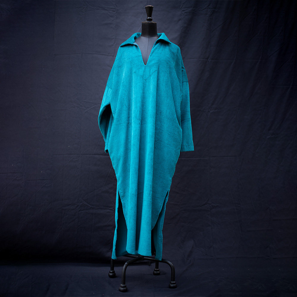 Robe Scamandre en velour, ici en coloris Sky Blue