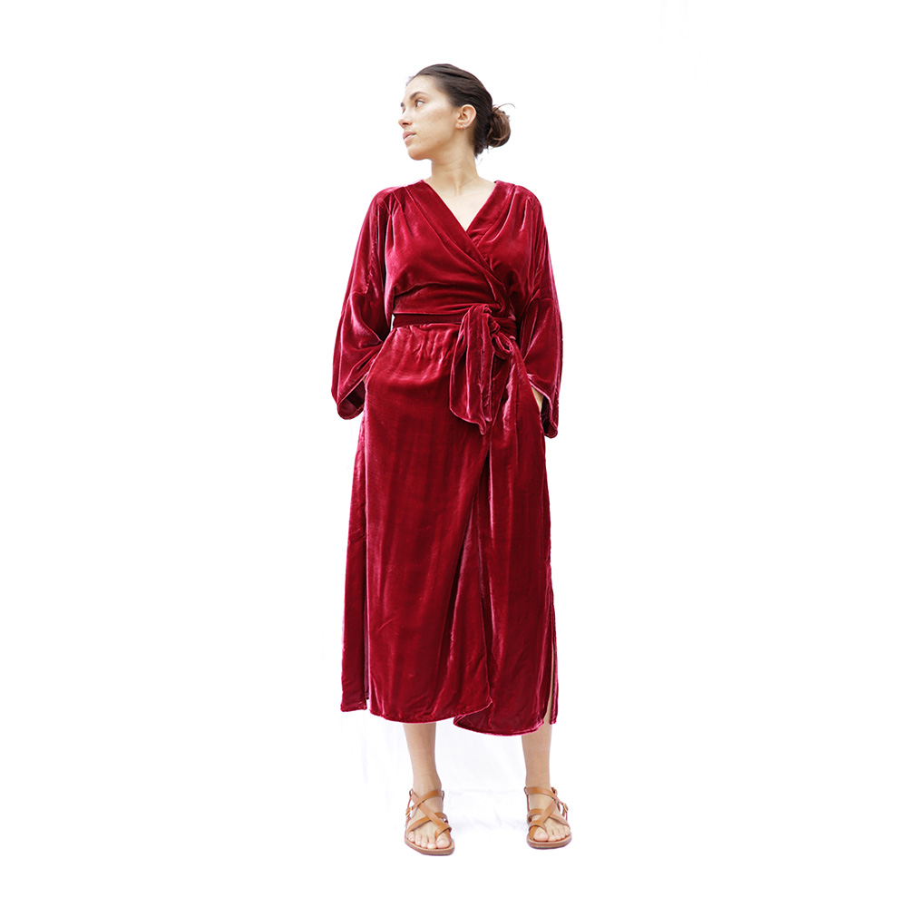 Robe Sylvereal en velours, ici en coloris Rouge